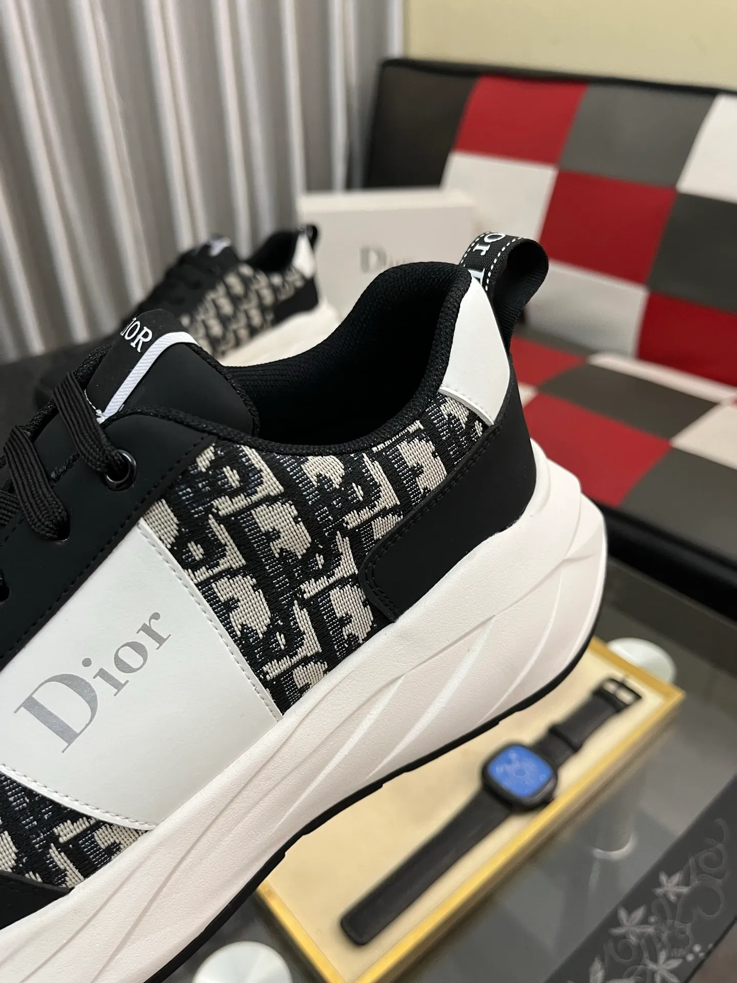 Men's shoes💰438⌚️⌚️[Dior] Dior's new men's genuine leather casual shoes, the highest version on the market, any comparison is welcome🆚! The original leather has excellent texture and is super high-end! Fetal sheep net lining imported from Italy, removable pad! Luxurious materials and fine workmanship, highly recommended! Code number: 38-442️⃣Colors available
